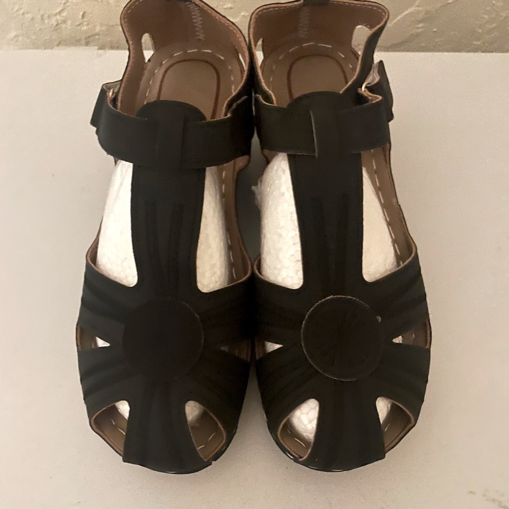 Emery Rose- cut out ankle strap wedge sandal